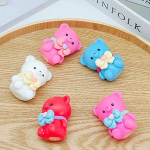 Jouet anti-stress en forme d'ours en plastique TPR, personnalisable en couleurs, pour cadeau de la Saint-Valentin - Product Image 2