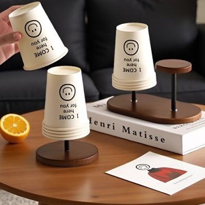 Distributeur de gobelets jetables Furun Crafts en bois de noyer, support empilable pour gobelets à café, organisateur de bureau minimaliste, type rond sur pied - Product Image 1