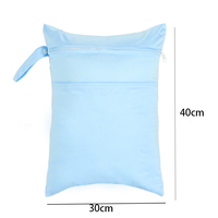 Sac à double poche réutilisable en PUL imperméable de haute qualité 30*40cm pour les voyages, sorties, séparation des articles humides et secs pour le rangement