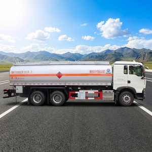 Camion-citerne SINOTRUK HOWO 6x4, 25000L, pour <span class=keywords><strong>le</strong></span> transport de diesel, 25m³ de réservoir de carburant, LHD, 10 roues, à vendre - Product Image 4