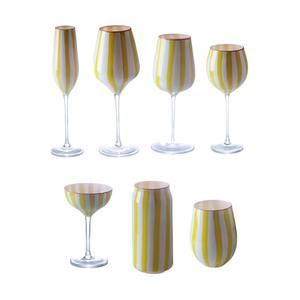 Verres à vin en cristal à rayures jaunes personnalisés-Design moderne soufflé à la main pour un décor de table lumineux et des détails de fête personnalisés - Product Image 5