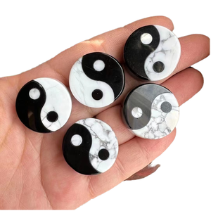 De poche naturel blanc pin obsidienne épissé noir blanc Tai Chi Yin Yang Bagua cristal gravure petit ornement sculpté - Product Image 4