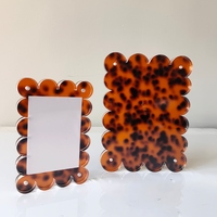 Cadre photo en acrylique imprimé ortoise | Autoportant avec aimants dorés