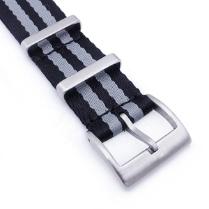 Meilleure vente Bond Noir Gris Dragonne 20mm 22mm Sport Ceinture de sécurité souple Bracelet de montre de luxe en nylon tissé - Product Image 3