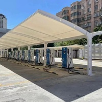 Structure de carport en membrane tendue en PVDF imperméable personnalisée, abri de stationnement extérieur pour voitures