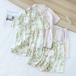 <span class=keywords><strong>Pigiama</strong></span> in <span class=keywords><strong>Viscosa</strong></span> Satinata Fresco, Morbido e Delicato, Traspirante, con Motivi Floreali Estivi, Set da Casa con Maniche Corte e Pantaloncini per <span class=keywords><strong>Donna</strong></span> - Product Image 4