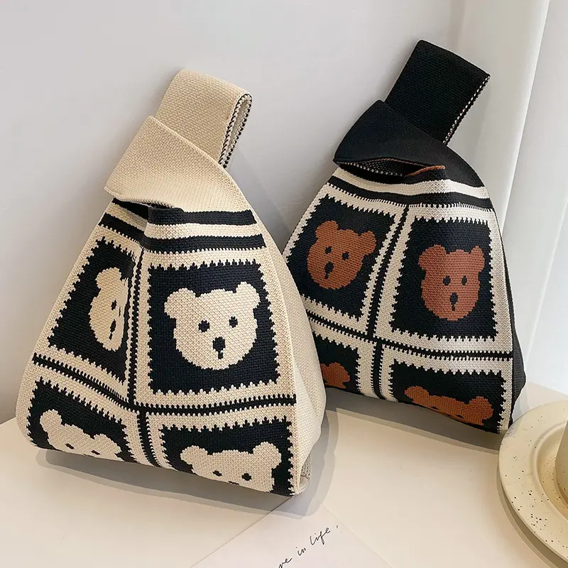 도매 새로운 작은 곰 패턴 니트 핸드 헬드 백 나가는 휴대용 핸드백 여성 매일 손목 니트 토트 백 쇼핑백