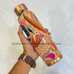 Bouteille d'eau de conception en cuivre pur gaufré résistant aux fuites avec bienfaits pour la santé, bouteille en cuivre idéale pour les verres et la vaisselle - Product Image 1