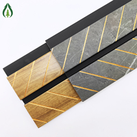 Panneau mural marron doré mat populaire de haute qualité Wpc Ps Panneau de plafond pour mur Panneaux PVC Intérieur 3d Carrelage Autocollants Décoration