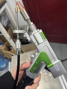 ماكينة 4 في 1 و5 في 1 بألياف الليزر لحام المعادن والتطهير والقطع 3 في 1 وتنظيف درزات اللحام نزع التشكيل لحام البطارية - Product Image 4