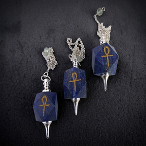 Péndulo de Cristal de Lapislázuli Natural con Símbolo Ankh, Herramienta de Adivinación y Radiestesia Reiki - Product Image 1