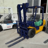 Chariot élévateur Komatsu de 3 tonnes, fabriqué avec soin, minutieux dans chaque détail, robuste et fiable, gère les charges lourdes avec facilité