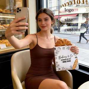 Sacs en papier personnalisés de qualité alimentaire, résistants à l'huile, avec logo, pour la livraison de pain, de biscuits, de gâteaux grillés et de croissants pour les restaurants - Product Image 3