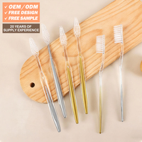Kit d'accessoires hôteliers personnalisés, kit d'hôtel portable, kit de voyage jetable avec brosse à dents, kit de brosse à dents souple avec manche en PS transparent pour les invités de la maison