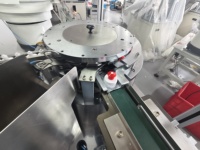 Soudure ultrasonique de joints, alignement de bec Poka-Yoke, compatible matériaux PP/PE, inséreur professionnel de composants à capuchon push-pull en 3 parties