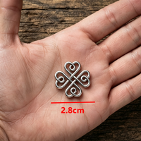 Collier avec pendentif en forme de cœur celtique en acier inoxydable, bijoux irlandais à quatre cœurs, amulette, cadeau pour femmes et hommes