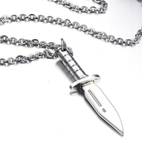 Collier en forme de couteau de poche militaire créatif en acier inoxydable pour hommes, vente en gros d'usine de bijoux