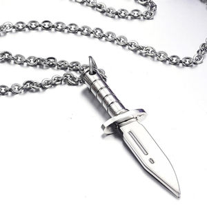 <span class=keywords><strong>Collier</strong></span> en forme de couteau de poche <span class=keywords><strong>militaire</strong></span> créatif en acier inoxydable pour hommes, vente en gros d'usine de bijoux - Product Image 3