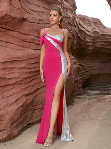 Vestido de Noche Rosa Asimétrico con Detalle de Lentejuelas Plateadas, Abertura Alta, Largo hasta el Suelo, Tirantes Finos, Sin Mangas - Product Image 2
