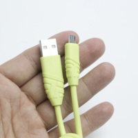 Pabrik Harga Rendah Kabel USB Ke Mikro Silikon Cair Warna-warni dengan Hitam Biru Hijau Dll untuk Android Xiaomi Huawei