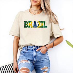 T-shirt de football pour femme imprimé numérique premium, 100 % coton peigné, coupe ample, motif graphique mignon, haut d'été respirant à manches courtes - Product Image 1