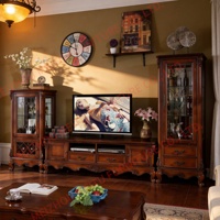 Meuble TV en bois massif sculpté à la main avec finition cerisier, porte-bouteilles, portes vitrées et tiroirs - Centre de divertissement classique pour grandes pièces