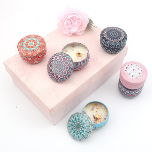 Bougie parfumée Northern Mu 6 cm en forme de tasse, bougie d'aromathérapie en cire mélangée avec autocollants floraux, cadeaux d'anniversaire et de mariage - Product Image 2