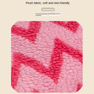 Cama para Gatos al por Mayor con Diseño de Rayos, Proporciona Calor en Todas las Estaciones, Apta para Perros, Lavable y con Forma Hexagonal - Product Image 6