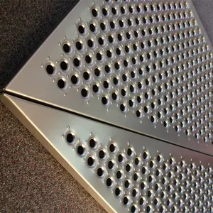 Изготовленная на заказ алюминиевая перфорированная потолочная панель графический дизайн перфорированная потолочная плитка алюминиевая декоративная настенная панель