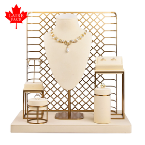 Présentoir à bijoux beige personnalisé LAIRE, présentoir à bijoux pour bracelet, bague, ensemble de présentoirs à bijoux - Product Image 1