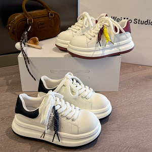 Zapatillas blancas de caña alta para mujer - nuevo estilo - zapatos con plataforma - versátiles - que aumentan la altura - zapatos de skate - casuales - deportivos - Product Image 2