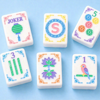 Ubin Mahjong Desain Garis Gaya Cina dari Akrilik dengan Latar Belakang Putih Menampilkan Lentera Berwarna-warni, Bunga Teratai, dan Burung.