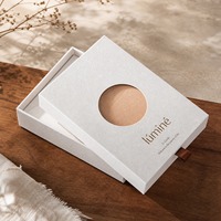 Boîte d'emballage coulissante de petite taille en papier artistique biodégradable au design unique et haut de gamme avec fenêtre