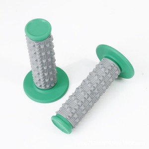 Puños de Manillar para Motocicleta ATV de Alto Rendimiento, Silicona Modificada con Patrón Antideslizante Agresivo - Product Image 2