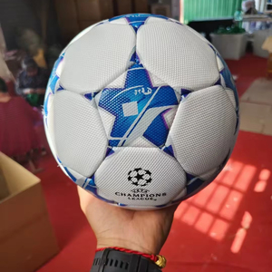 Vente en gros n° 5 No. 4 No. 3 ballons de football pour entraînement et compétition, pour écoles primaires et secondaires, noir et blanc, cousus à la machine - Product Image 2