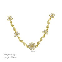 Collier tendance pour femme en cuivre plaqué or 18 carats avec chaînes florales style plante, pétales épanouis et zircon coloré