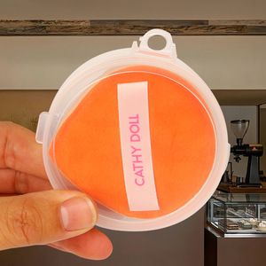 Éponge naturelle ronde Cathy Doll Teardrop Powder Puff pour fond de teint liquide et cushion - Product Image 1