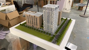 Modello Architettonico 3D in Scala di Edificio Commerciale Moderno con Tavolo di Sabbia - Modello Architettonico di Edificio per Uffici di Tendenza Ora - Product Image 2