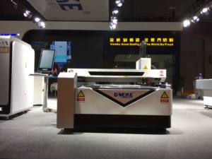 Máy cắt kim loại và gỗ đa chức năng LF1325 Máy cắt da acrylic bằng <span class=keywords><strong>laser</strong></span> kép Máy cắt <span class=keywords><strong>laser</strong></span> CO2 và sợi - Product Image 3