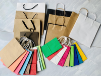 Sacs en papier kraft brun biodégradables et recyclables personnalisés en gros, à fond carré, pour l'emballage alimentaire et le shopping, avec cordon de serrage