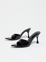Minimalistische Damen-Sandalen mit Einzelriemen, spitz zulaufend, glänzend, zum Hineinschlüpfen, Y2K-Street-Club-Abend-Elegante-Kleidersandalen