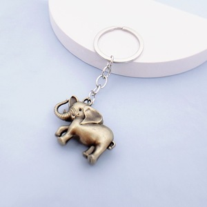 Porte-clés en métal avec pendentif pour sac à dos, motif éléphant rétro de dessin animé, style mode, fabrication usine - Product Image 3