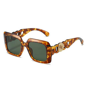 Gafas de Sol Unisex Cuadradas Extra Grandes de Lujo con Logotipo Personalizado, Protección UV400, Lentes TAC Verdes/Amarillas/Púrpuras, Montura Completa para Playa y Aire Libre - Product Image 4