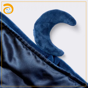 Manta de Seguridad Suave de Felpa para Bebés con Juguete de Luna/Estrella, Manta Reconfortante para Recién Nacidos - Product Image 2