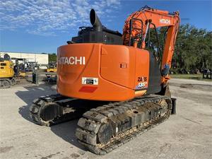 Excavatrice d'occasion HITACHI ZX135 de 13,5 tonnes, d'origine japonaise, à queue courte, avec pièces de rechange, certifiée EPA et CE - Product Image 2