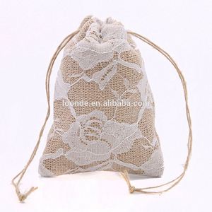 Pochette de poche personnalisée en dentelle et en toile de jute - Product Image 2