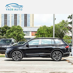<span class=keywords><strong>Tiguan</strong></span> L Turbo Essence SUV Automatique <span class=keywords><strong>2021</strong></span> d'occasion, Traction avant, Édition phare <span class=keywords><strong>R</strong></span>-<span class=keywords><strong>Line</strong></span>, Sièges en cuir, Jantes en alliage R18 - Product Image 5
