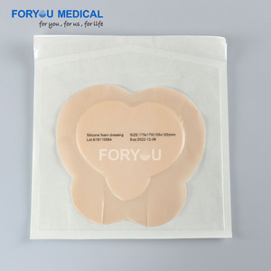 Pansement en mousse de silicone avec bordure auto-adhésive 10*10cm Formes personnalisées pour les brûlures de 1ère et 2ème degré Soins des plaies - Product Image 5