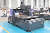 Machine de fraisage CNC ATC 1325 Haute précision avec changement d'outil automatique pour le bois, le plastique et l'aluminium Haute configuration