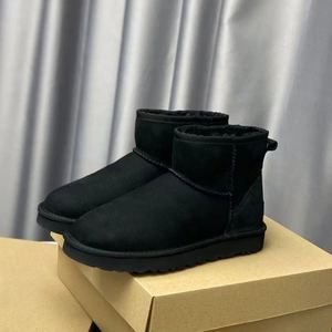Bottes de neige d'hiver pour hommes et femmes, doublure intérieure épaisse, chaussures décontractées à semelle épaisse et chaude, semelles en caoutchouc antidérapantes, bottes en cuir - Product Image 3